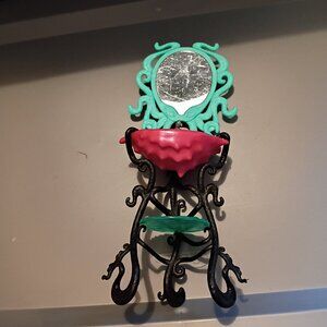 Monster high sink